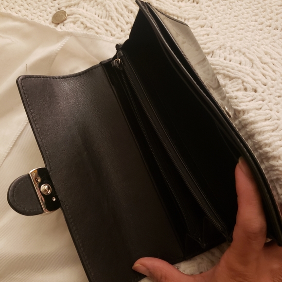 Icon Gucci logo Continental Wallet - Picture 3 of 8